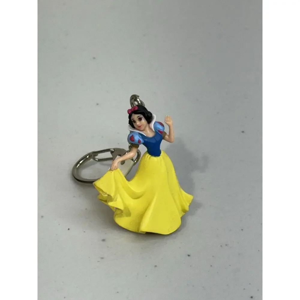 2002 VTG Disney Snow White Figural Clip Keychain Basic Fun Inc.